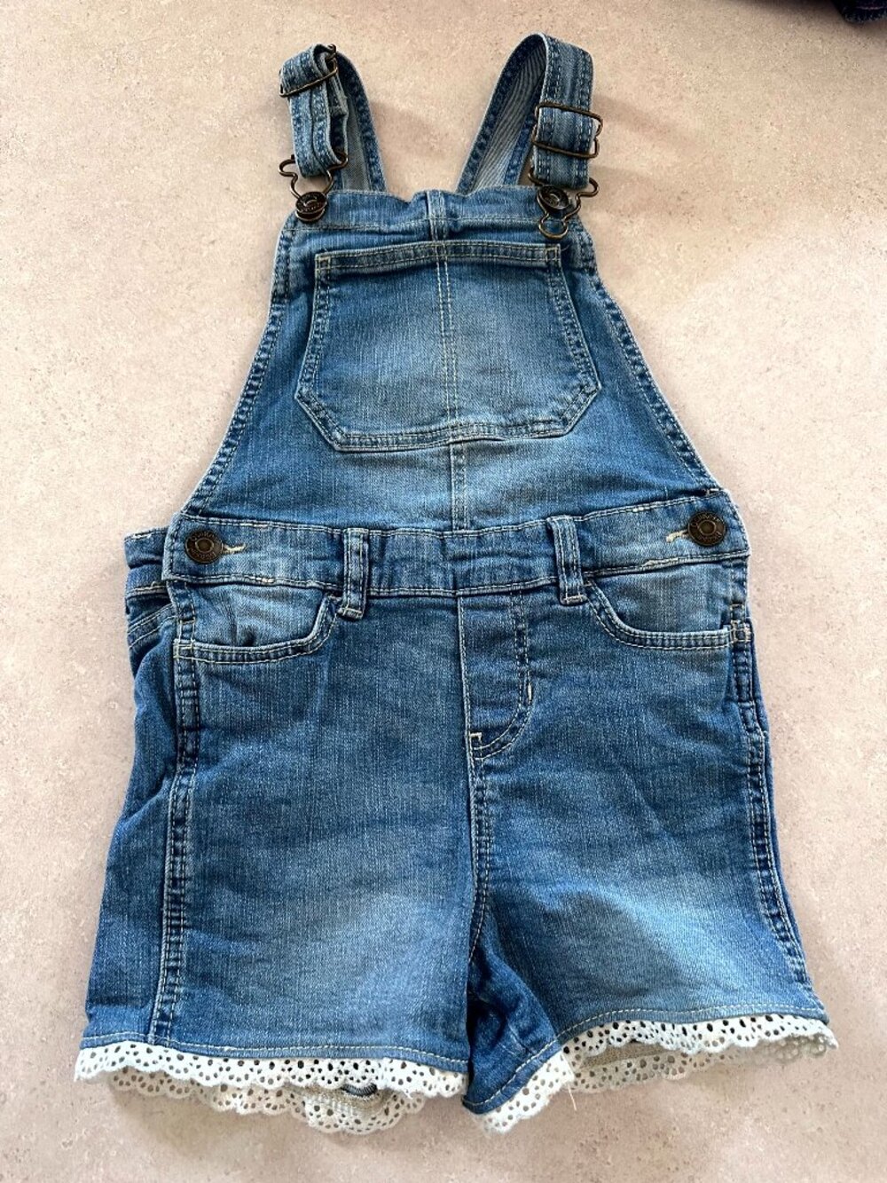 Girls toddler Oshkosh B'gosh denim short overalls with lace trim size 4T